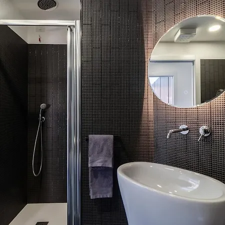 Rent In 1 Appartement Como
