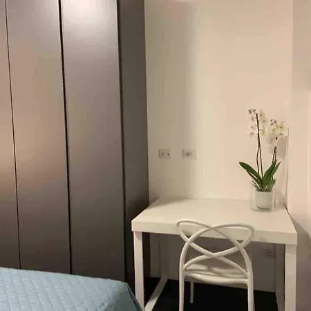 Rent In 1 * Como
